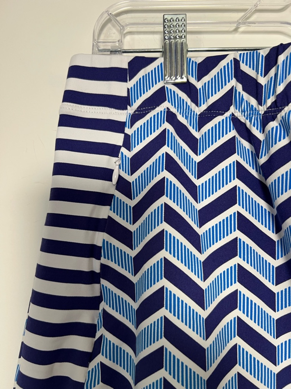 J. McLaughlin Catalina Cloth Palm Springs Skort Navy & Blue Chevron Stripes - Picture 5 of 11